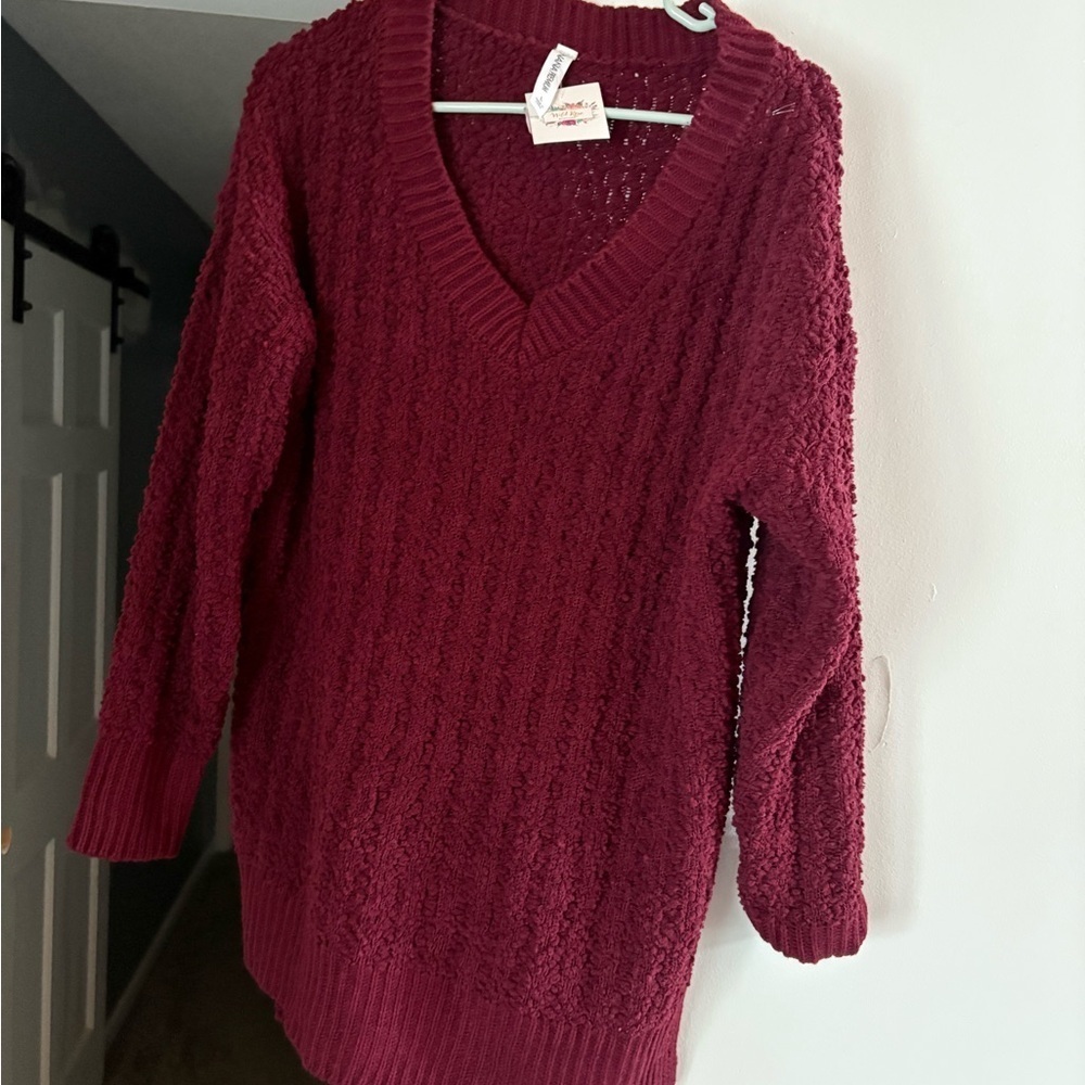 Zenana Premium Women's Burgundy V-Neck Sweater size large new w tags